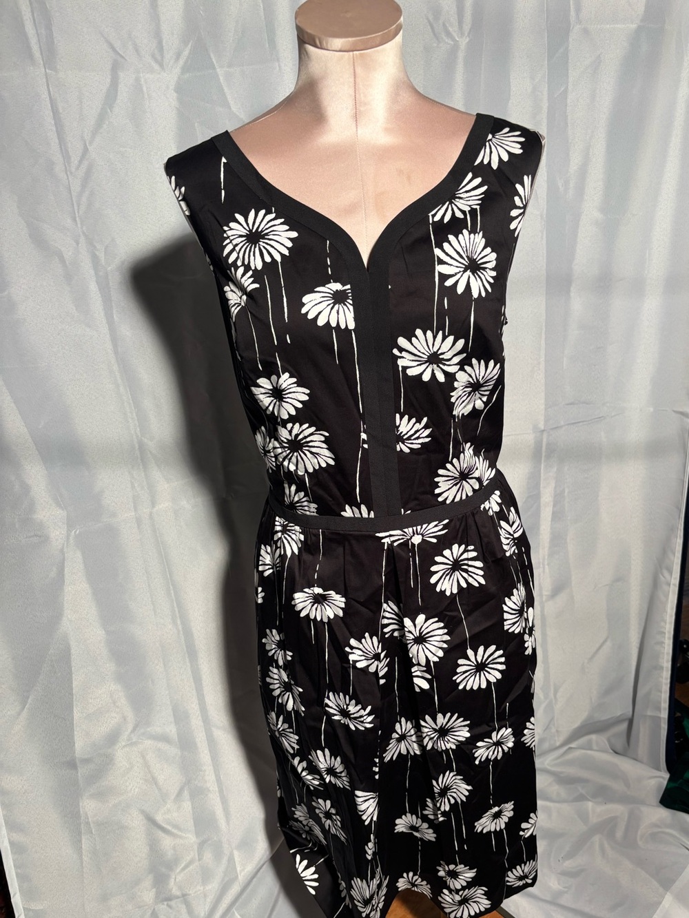 Talbots Black & White Floral Sleeveless fit and flare dress 16w petite